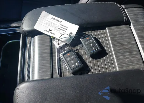 2023 Jeep Wagoneer L Series Ii 4X4 z USA, uszkodzony, nr VIN 1C4SJSBPXPS572915